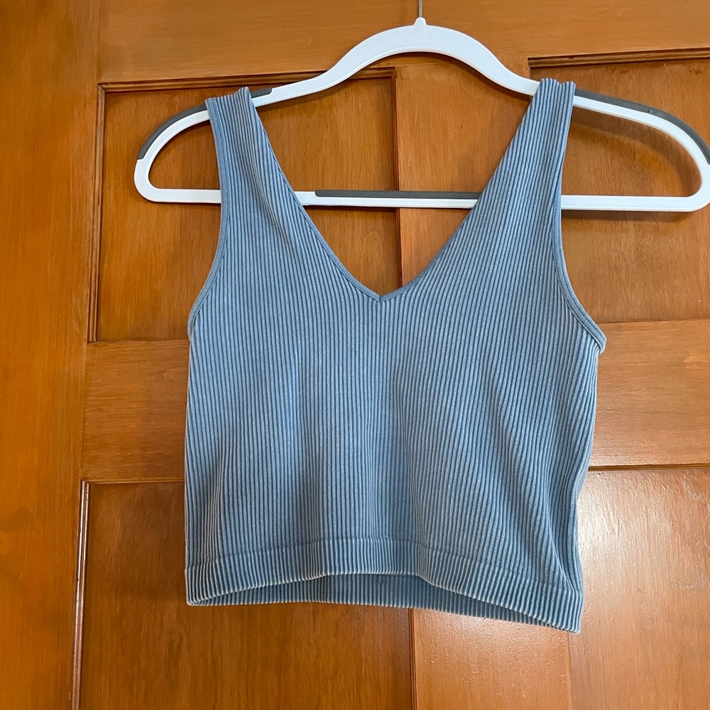 Ribbed seamless tank
